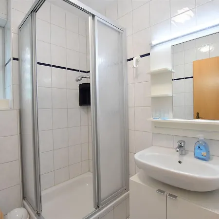Modernes Appartement, 200 Meter Bis Zum Appartement *